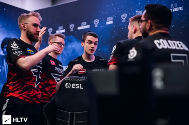 尤其是在跨 尤其是在跨