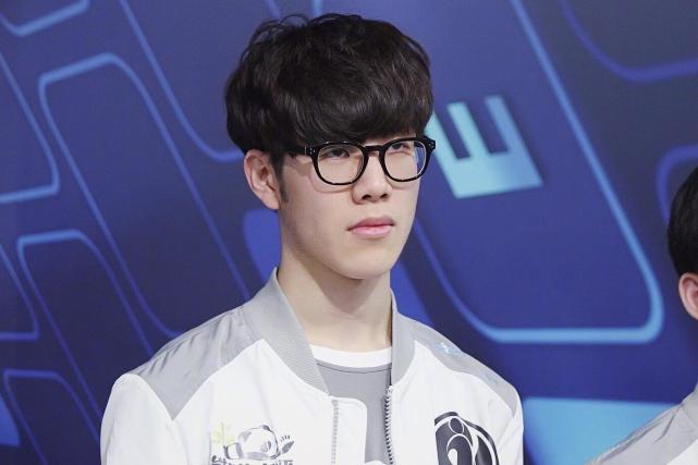 他却凭借出 他却凭借出